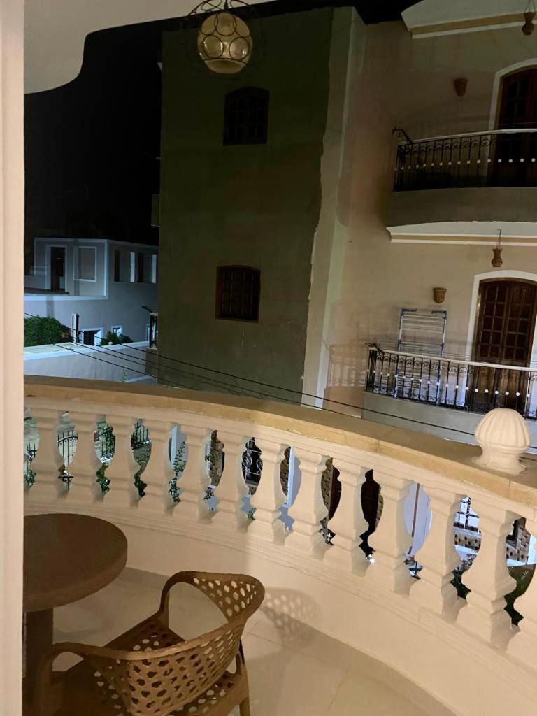 Апартаменты Moon House Of Луксор Экстерьер фото